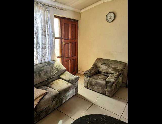 2 BEDROOM PROPERTY TO RENT IN SENAOANE